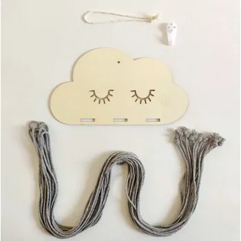 Samolepící dekorace Čína Dřevěný závěsný organizér na vlasové sponky Varianta: mráček oči - šedé provázky