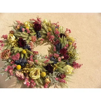 Věnec velký věnec s přírodními růžemi