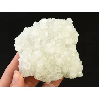 Přírodní kámen Zeolit apofylit třpytivá drúza 108g