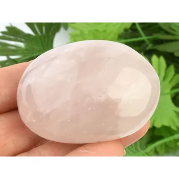 Přírodní kámen Výběrový růženín 94g