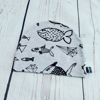 Kojenecká čepice Yháček Rostoucí čepička Yháček, ryby na šedé Velikost:: S