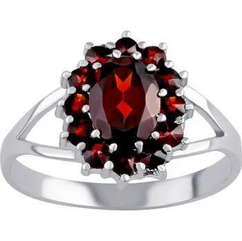 Prsten Silvego Stříbrný prsten s granátem Velikost prstenu: obvod 56 mm (průměr 17,8 mm)