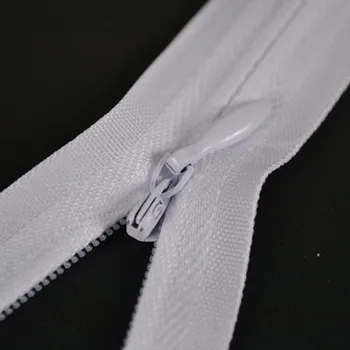 Zip skrytý nedělitelný 3 mm bílý - 25 cm
