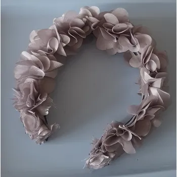 Čelenka Čelenka - věneček - šedivá