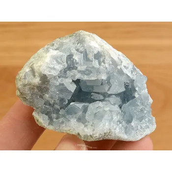 Přírodní kámen Celestýn drúza z Madagaskaru 116g