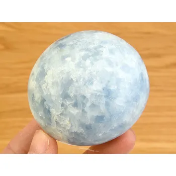 Přírodní kámen Modrý kalcit leštěný z Madagaskaru 191g