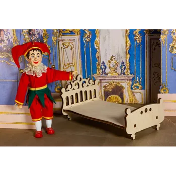 Loutkové divadlo Rekvizita - zámecká postel pro 20 cm loutky