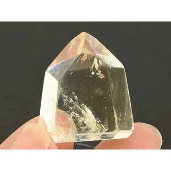 Přírodní kámen Záhněda světlá špice mini z Madagaskaru 13g