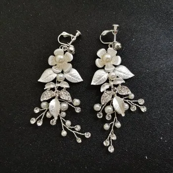 Náušnice B-TOP Dámské náušnice klipsy FLOWER - stříbrná