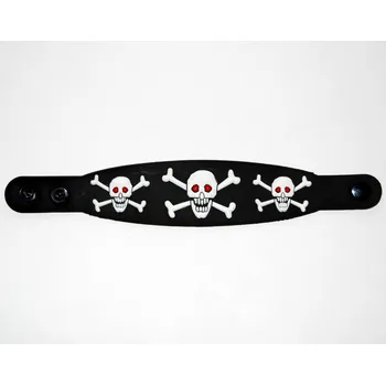 Medailon s červeným kamenem