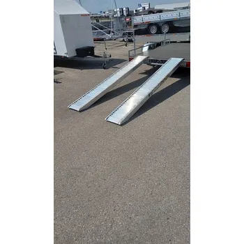 Nakládací rampa pro vozidlo Hliníkové nájezdy, 1 pár, délka 3,5 m, výška profilu 100 mm, nosnost 2.100 kg (LT Machines)
