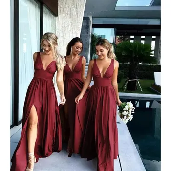 Dámské šaty Elegantní dlouhé elastické společenské šaty s vysokým rozparkem Barva: burgundská, Velikost: 8