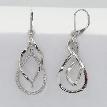 Náušnice Stříbrné náušnice s klasickým zapínáním