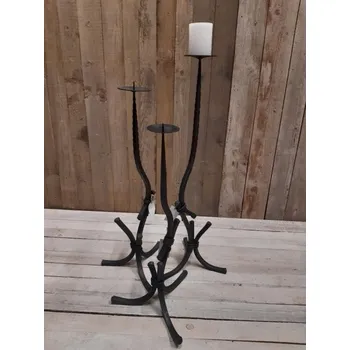 Svícen Vysoký kovaný svícen, v. 70 cm