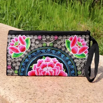 Květinová dámská peněženka s výšivkou - styl 8