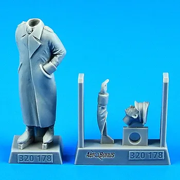 Plastikový model 1/32 German WWII Luftwaffe General (1 fig.)