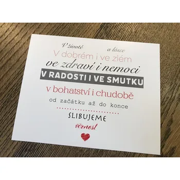Svatební dekorace Svatba-eshop Cedulka se svatebními sliby do srdíčka s černo červeným textem - cedulka na svatební výzdobu