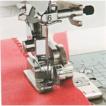 Příslušenství k šicímu stroji Patka s bočním ořezem 7 mm Brother F054