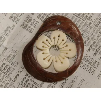 Přívěsek Přívěsek kytička II (tagua)