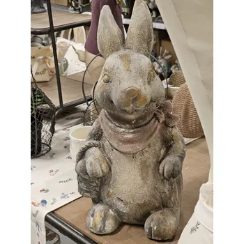 Bytová dekorace Šedohnědá dekorativní figurka králík s košíčkem - 22*19*41 cm