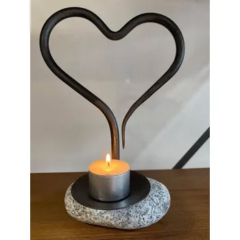 Srdce na kameni z kovu - na svíčku