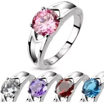 Prsten Ocelový prsten s ozdobnými výřezy a zirkonem - Velikost: 51, Barva: Červená