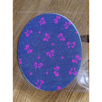 Textilní nažehlovací páska Nažehlovací záplaty riflové 6,8x8,5 cm 2 ks mašličky růžové