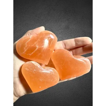 Přírodní kámen Selenitové srdce (červené) – Maroko (6-7 cm)