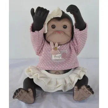 plyšák Opička v růžovém svetříku s kapsičkou od RosaToys (MONO REBORN 35CM ROSA CON JERSEY Y FALDA VOLANTE)