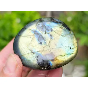 Přírodní kámen Kámen labradorit 118g z Madagaskaru