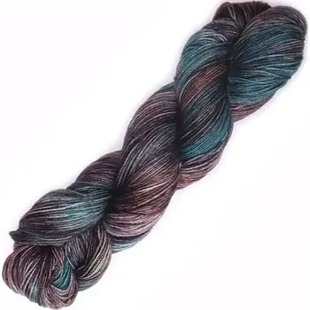 Příze Symfonie Yarns Terra VR2005 Noční návštěvníci (Ručně barvená příze Terra 2005 Strangers in the night)