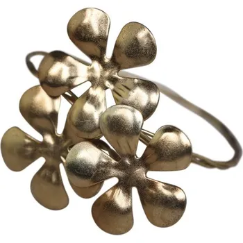 Bronzovo-černý antik kovový držák na ubrousky s kytičkou Flower - 6*5cm
