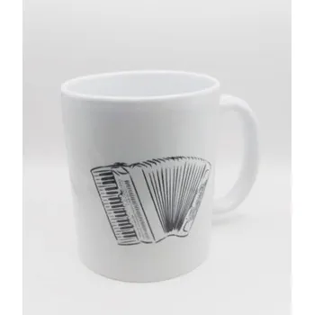 Bílý hrnek s potiskem hudebního nástroje akordeon