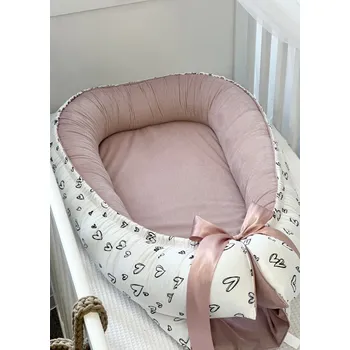 Hnízdečko pro miminko Oboustranné hnízdečko pro miminko - pudrové se srdíčky