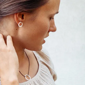 Souprava šperků Sada Karma bílá Barva: Stříbrná