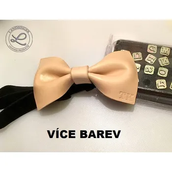 Motýlek Kožený motýlek s monogramem - dle přání (MOŽNOST VÍCE BAREVNÝCH VARIANT / leather bowtie with monogram)