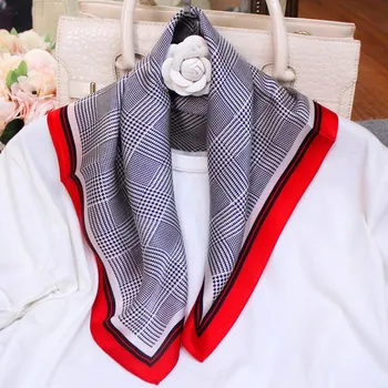 Šátek Malý šátek z hedvábí- Houndstooth 1