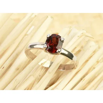 Prsten Granát prsten ovál 7x6mm Ag 925/1000 vel.56 (2,2g)