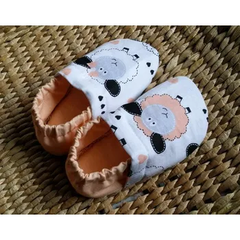 Capáčky Capáčky lososové ovečky velikost: 21 - 23,5cm (400,- Kč)