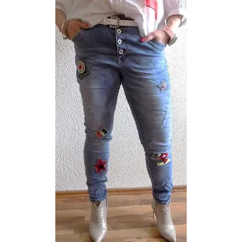 Dámské džíny Dámské džíny s aplikací