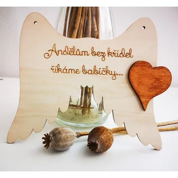 dekorace Cedulka ANDĚLŮM BEZ KŘÍDEL ŘÍKÁME BABIČKY