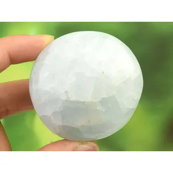 Přírodní kámen Kulatý modrý kalcit (131g)