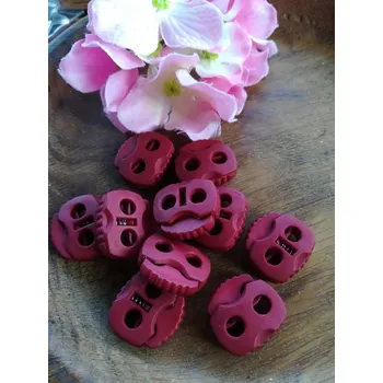 Brzdičky s dvěma dírkami 20x20 mm bordo