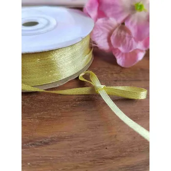 Stuha Atlasová stuha oboulící šíře 4 mm žlutozelená