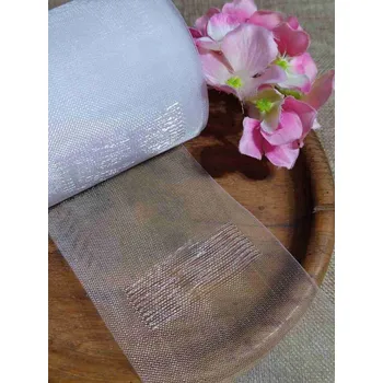 Záclonovka šíře 80 mm s poutky k navlečení na tyč; tužkové řasení délka 3,7 metrů