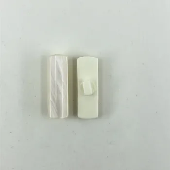 Knoflík GOM62, Knoflík, 28mm x 1cm, smetanově krémový s perletí, 1ks