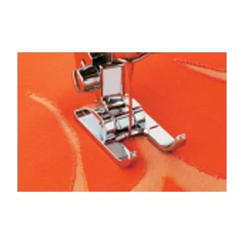 Příslušenství k šicímu stroji Otevřená patka pro našívání aplikací Brother F060