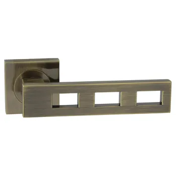 Dveřní kování DOMINO Dveřní dělené rozetové kování TRE-QR Klika štít hranatý - M3, QUADRO-QR WC, rozeta WC zámek