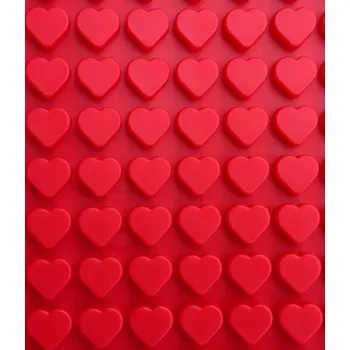 Hračka pro psa Silikonová forma na psí pamlsky Tvar: Srdíčka /150ks/