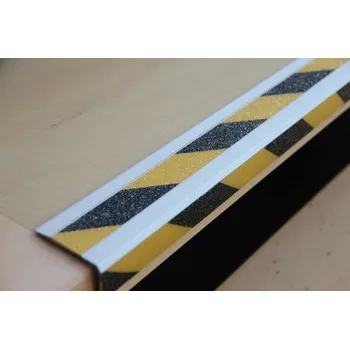 parkovací zábrana Protiskluzová nášlapná schodová hrana, Easy Clean, 2x černo-žlutý pruh, š 610 mm, typ B